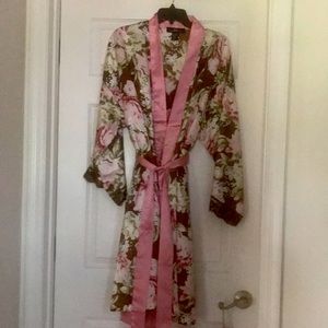 Women robe and night gown set
